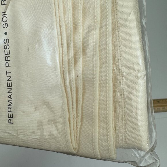 Vtg Bardwil Linens Pack of 4 Cloth Dinner Napkins 17inchx17 inch Off White Cream - Picture 12 of 12